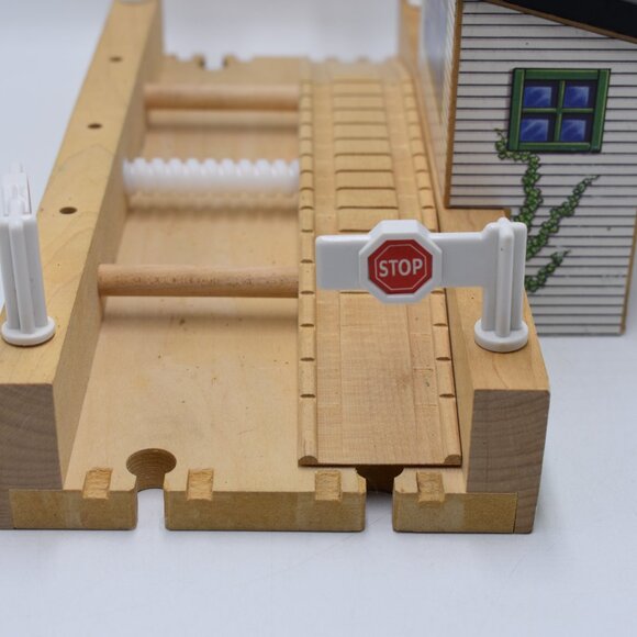 Thomas Wooden Railway Train Transfer Table Clickity Clack Track P856 - Picture 11 of 15